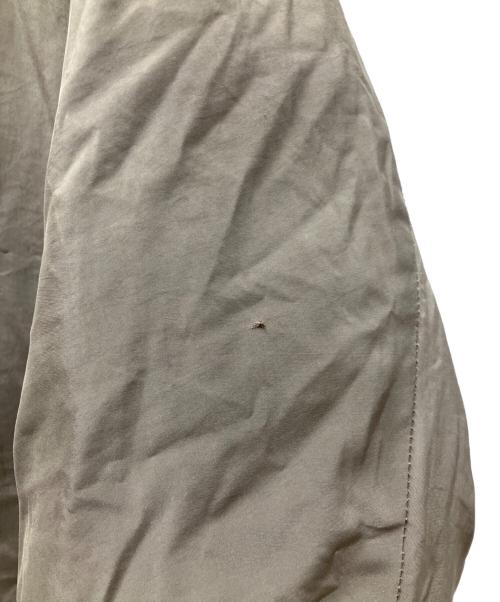 DEUXIEME CLASSE（ドゥーズィエム クラス）DEUXIEME CLASSE (ドゥーズィエム クラス) ダウンコート カーキ サイズ:不明の古着・服飾アイテム