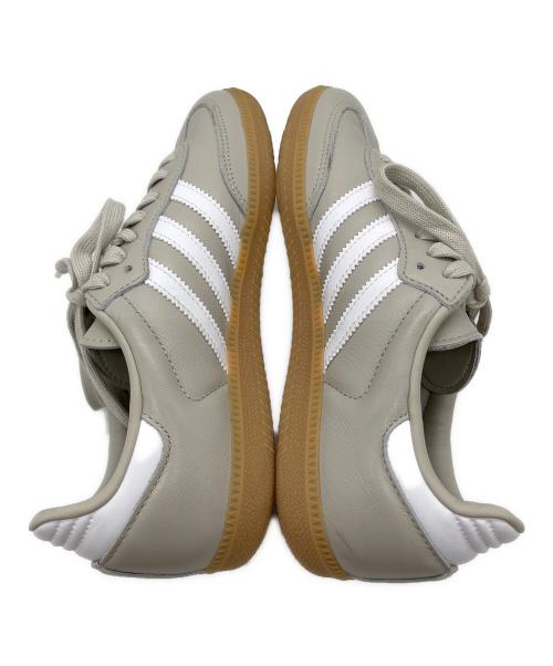 adidas（アディダス）adidas (アディダス) スニーカー ベージュ サイズ:24.5の古着・服飾アイテム