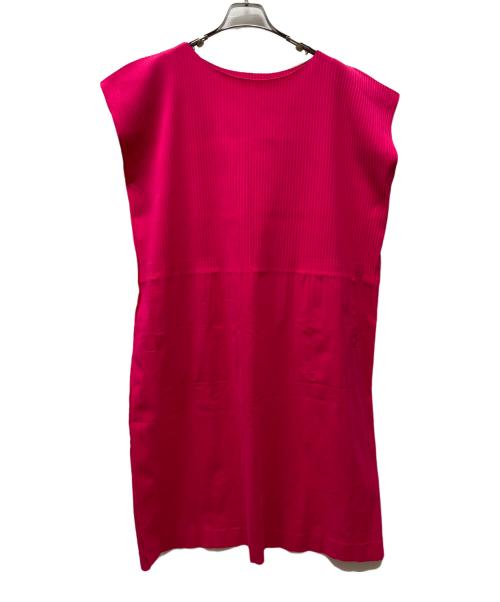 ISSEY MIYAKE（イッセイミヤケ）ISSEY MIYAKE (イッセイミヤケ) ブリーツ加工ノースリーブワンピース サイズ:フリーの古着・服飾アイテム