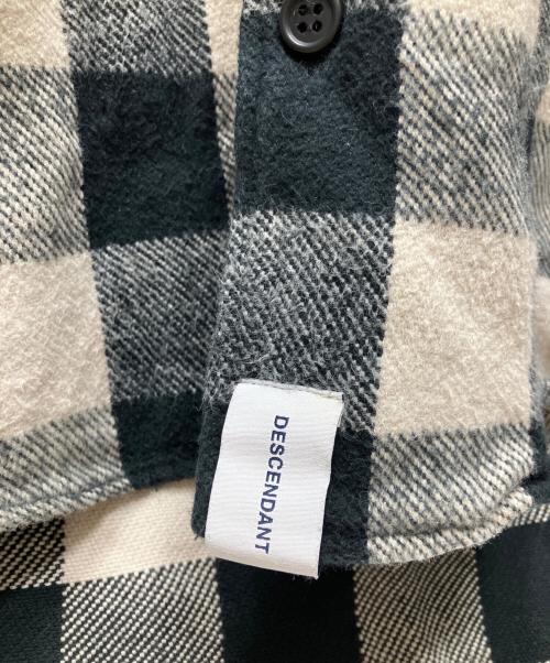 DESCENDANT（ディセンダント）DESCENDANT (ディセンダント) フードシャツジャケット ホワイト×ブラック サイズ:Lの古着・服飾アイテム