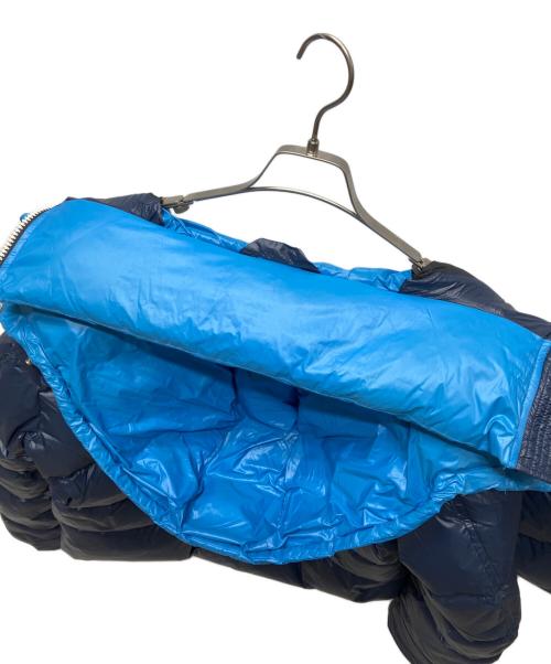 DIESEL（ディーゼル）DIESEL (ディーゼル) ダウンジャケット ホワイト×ブルー サイズ:Mの古着・服飾アイテム