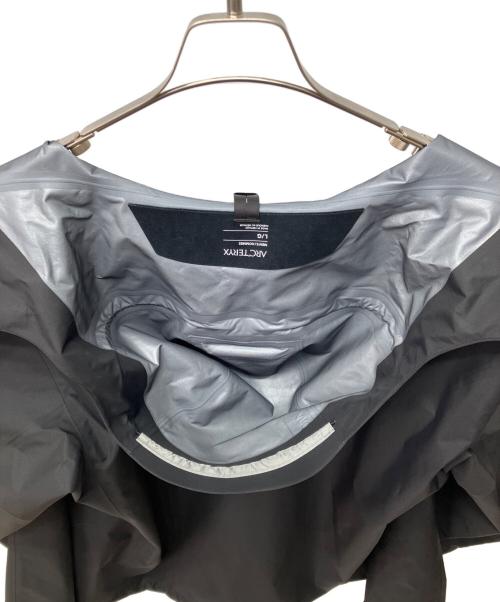 ARC'TERYX（アークテリクス）ARC'TERYX (アークテリクス) Beta Jacket ブラック サイズ:Mの古着・服飾アイテム