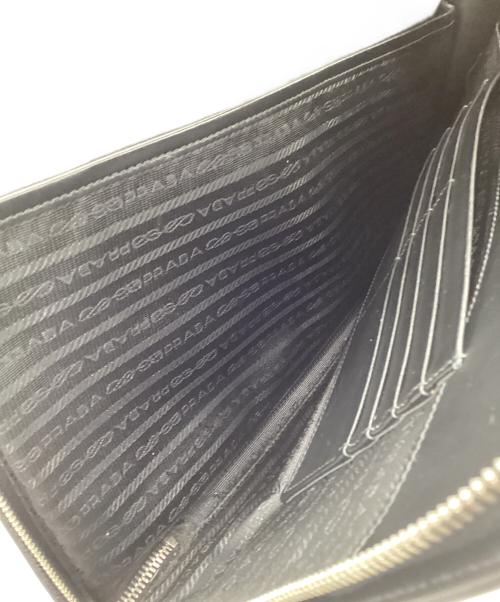 PRADA（プラダ）PRADA (プラダ) クラッチバッグ ブラックの古着・服飾アイテム