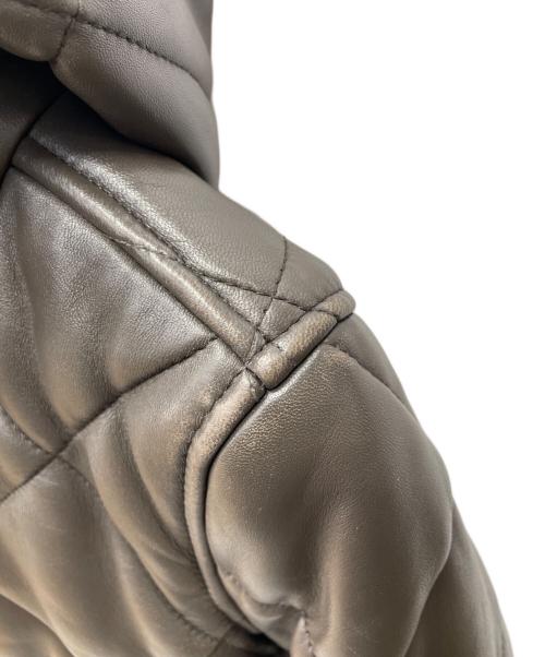 NO ID.（ノーアイディー）NO ID. (ノーアイディー) 21AW レザーキルティングPRIMALOFTフーデッドBLZ ブラウン サイズ:Sの古着・服飾アイテム