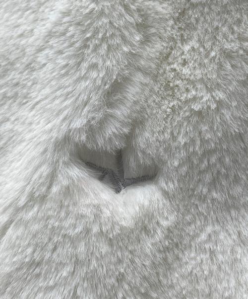 1piu1uguale3（ウノピュウノウグァーレトレ）1piu1uguale3 (ウノピュウノウグァーレトレ) フェイクファーロゴパーカー ホワイト サイズ:S 未使用品の古着・服飾アイテム