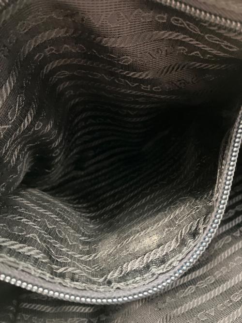 PRADA（プラダ）PRADA (プラダ) ナイロントートバッグ ブラックの古着・服飾アイテム