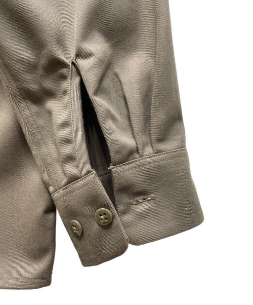 CALEE（キャリー）CALEE (キャリー) Cotton twill L/S wappen work shirt オリーブ サイズ:Mの古着・服飾アイテム