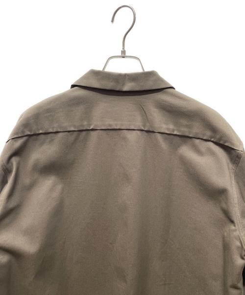 CALEE（キャリー）CALEE (キャリー) Cotton twill L/S wappen work shirt オリーブ サイズ:Mの古着・服飾アイテム