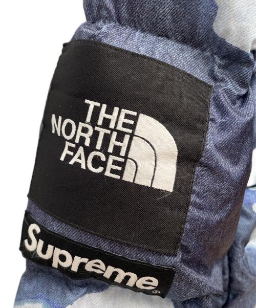 THE NORTH FACE（ザ ノース フェイス）THE NORTH FACE (ザ ノース フェイス) SUPREME (シュプリーム) Bleached Denim Print Nuptse Jacket ブルー×ネイビー サイズ:Lの古着・服飾アイテム