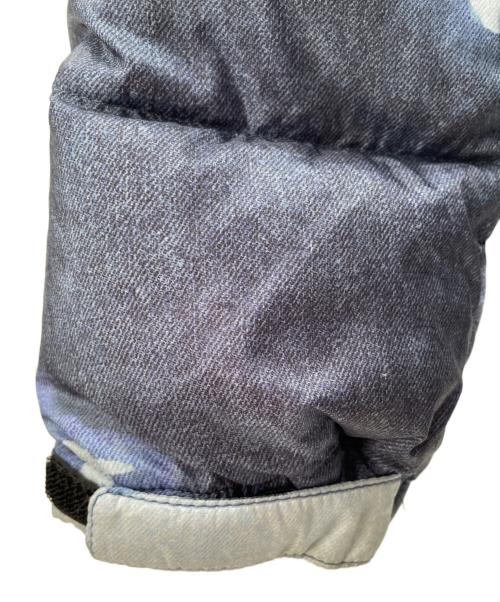 THE NORTH FACE（ザ ノース フェイス）THE NORTH FACE (ザ ノース フェイス) SUPREME (シュプリーム) Bleached Denim Print Nuptse Jacket ブルー×ネイビー サイズ:Lの古着・服飾アイテム