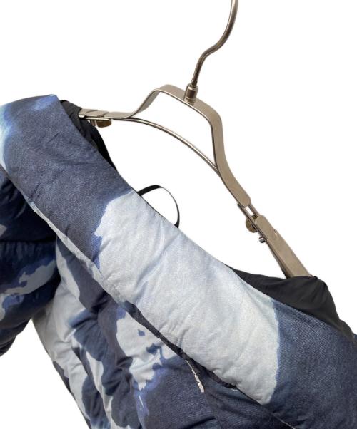 THE NORTH FACE（ザ ノース フェイス）THE NORTH FACE (ザ ノース フェイス) SUPREME (シュプリーム) Bleached Denim Print Nuptse Jacket ブルー×ネイビー サイズ:Lの古着・服飾アイテム