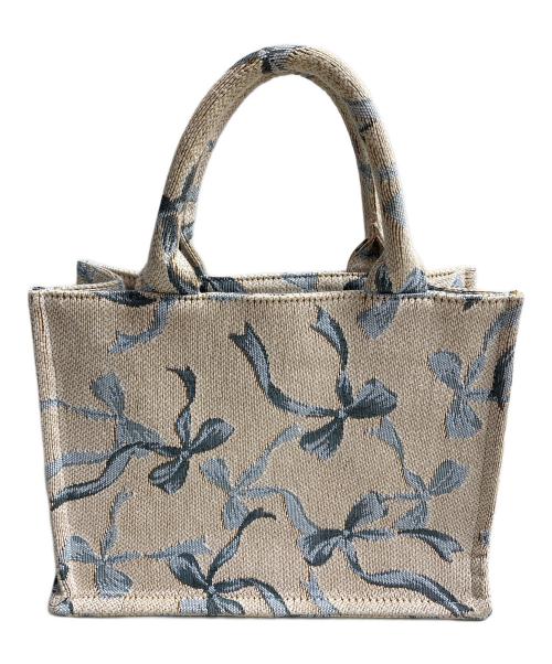 Maison de FLEUR（メゾンドフルール）Maison de FLEUR (メゾンドフルール) リボン柄ゴブランスクエアトート ベージュ×ブルーの古着・服飾アイテム