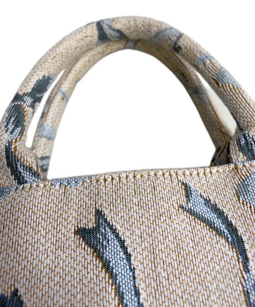 Maison de FLEUR（メゾンドフルール）Maison de FLEUR (メゾンドフルール) リボン柄ゴブランスクエアトート ベージュ×ブルーの古着・服飾アイテム