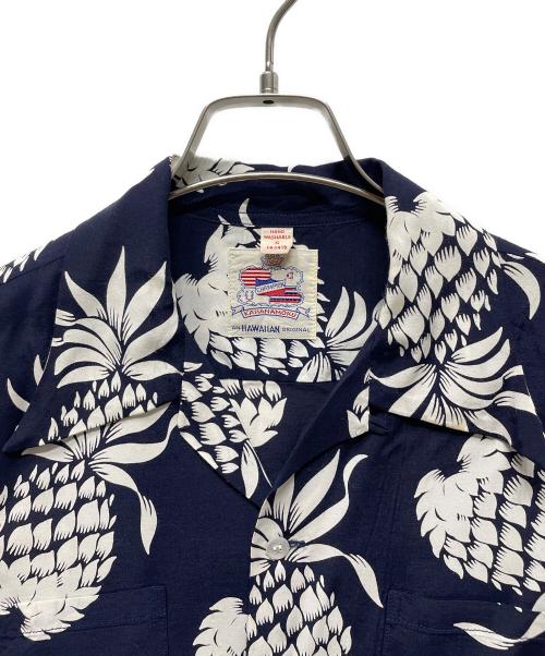 KAHANAMOKU（カハナモク）KAHANAMOKU (カハナモク) 東洋エンタープライズ (トウヨウエンタープライズ) DUKE KAHANAMOKU SPECIAL EDITION “DUKE'S PINEAPPLE” ネイビー サイズ:Sの古着・服飾アイテム
