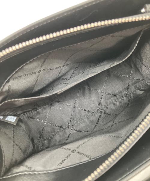 MICHAEL KORS（マイケル・コース）MICHAEL KORS (マイケル・コース) SHEILA SM CZ SATCHEL ブラックの古着・服飾アイテム