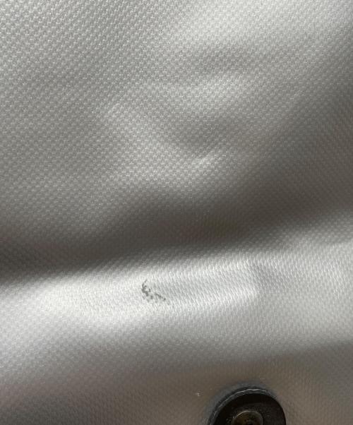 STONE ISLAND（ストーンアイランド）STONE ISLAND (ストーンアイランド) ショルダーバッグ シルバー×ブラックの古着・服飾アイテム