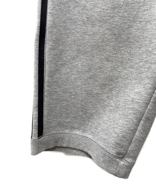 NEIGHBORHOOD（ネイバーフッド）NEIGHBORHOOD (ネイバーフッド) adidas (アディダス) Riders Track Shorts グレー サイズ:Sの古着・服飾アイテム