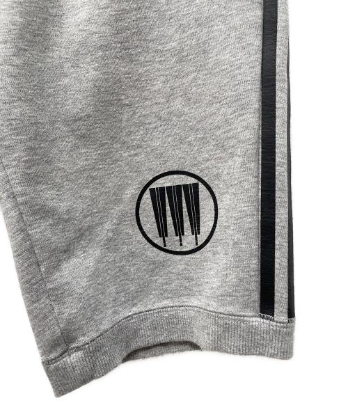 NEIGHBORHOOD（ネイバーフッド）NEIGHBORHOOD (ネイバーフッド) adidas (アディダス) Riders Track Shorts グレー サイズ:Sの古着・服飾アイテム