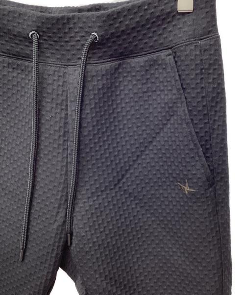 1piu1uguale3 SPORT（ウノ ピゥ ウノ ウグァーレ トレ）1piu1uguale3 SPORT (ウノ ピゥ ウノ ウグァーレ トレ) パンツ ブラック サイズ:4（Mサイズ相当）の古着・服飾アイテム