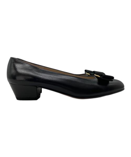 Salvatore Ferragamo（サルヴァトーレ フェラガモ）Salvatore Ferragamo (サルヴァトーレ フェラガモ) ヴァラ リボンパンプス ブラック サイズ:6　1/2の古着・服飾アイテム