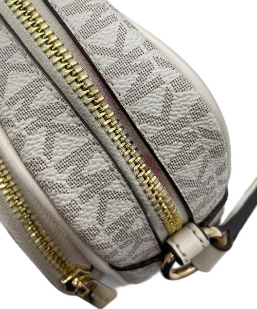 MICHAEL KORS（マイケルコース）MICHAEL KORS (マイケルコース) クロスボディ ウィズ アタッチ ミディアム ベージュの古着・服飾アイテム