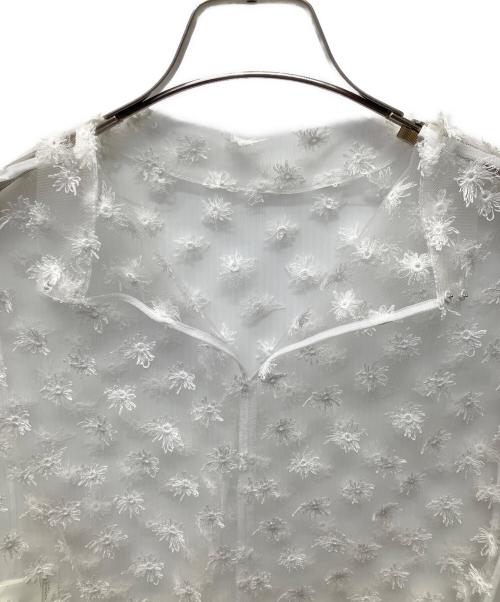 MACPHEE（マカフィー）MACPHEE (マカフィー) フラッフィーエンブロイダリーショートベスト ホワイト サイズ:36の古着・服飾アイテム