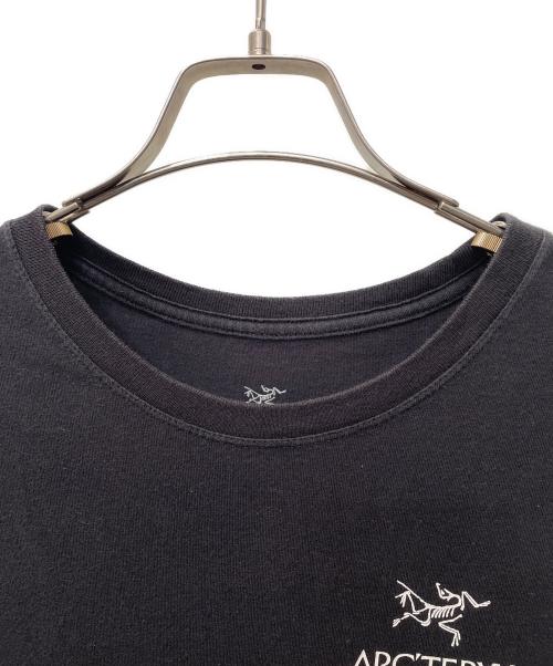ARC'TERYX（アークテリクス）ARC'TERYX (アークテリクス) EMBLEM SS T-SHIRT ブラック サイズ:Sの古着・服飾アイテム