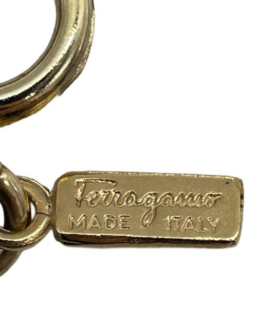 Salvatore Ferragamo（サルヴァトーレ フェラガモ）Salvatore Ferragamo (サルヴァトーレ フェラガモ) ハイヒールモチーフ ネックレス ゴールドカラーの古着・服飾アイテム