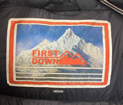 FIRST DOWN（ファーストダウン）FIRST DOWN (ファーストダウン) 203-1502　ダウンジャケット ブラック サイズ:Mの古着・服飾アイテム