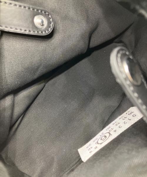 MM6 Maison Margiela（エムエムシックスメゾンマルジェラ）MM6 Maison Margiela (エムエムシックスメゾンマルジェラ) クロスボディーバッグ ブラックの古着・服飾アイテム