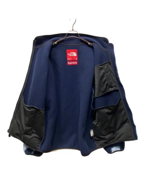 THE NORTH FACE（ザ ノース フェイス）THE NORTH FACE (ザ ノース フェイス) SUPREME (シュプリーム) Bleached Denim Print Fleece Jacket ネイビー・ライトブルー サイズ:XLの古着・服飾アイテム