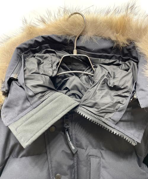 CANADA GOOSE（カナダグース）CANADA GOOSE (カナダグース) ダウンジャケット ネイビー サイズ:Mの古着・服飾アイテム