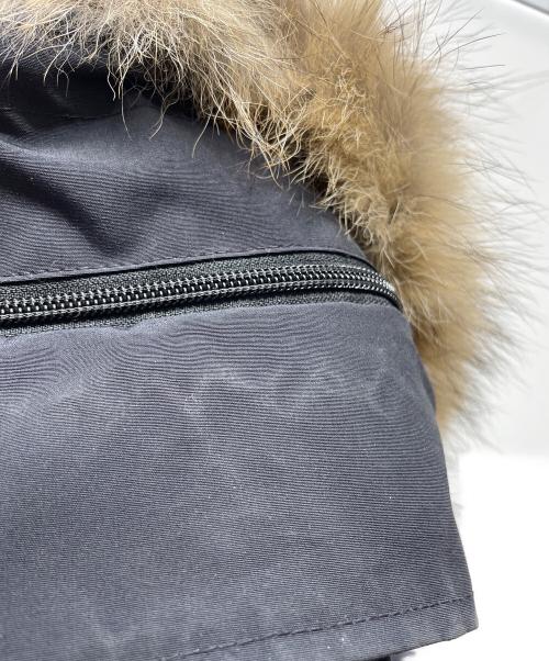 CANADA GOOSE（カナダグース）CANADA GOOSE (カナダグース) ダウンジャケット ネイビー サイズ:Mの古着・服飾アイテム