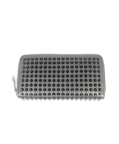 Christian Louboutin（クリスチャン・ルブタン）Christian Louboutin (クリスチャンルブタン) スパイクラウンドジップウォレット ブラック 3135058 カーフレザーの古着・服飾アイテム