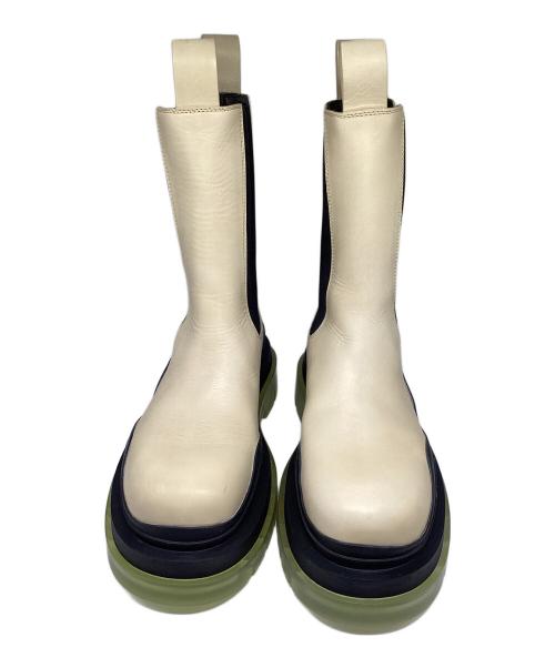 BOTTEGA VENETA（ボッテガベネタ）BOTTEGA VENETA (ボッテガベネタ) BOTTEGA VENETA　タイヤロング チェルシーブーツ アイボリー サイズ:25.5㎝の古着・服飾アイテム