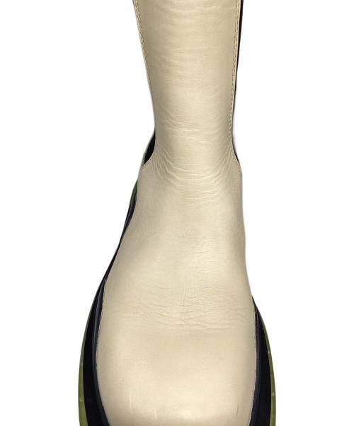 BOTTEGA VENETA（ボッテガベネタ）BOTTEGA VENETA (ボッテガベネタ) BOTTEGA VENETA　タイヤロング チェルシーブーツ アイボリー サイズ:25.5㎝の古着・服飾アイテム