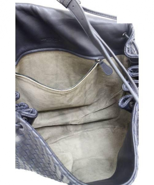 BOTTEGA VENETA（ボッテガベネタ）BOTTEGA VENETA (ボッテガベネタ) ショルダーバッグ ダークネイビー イントレチャートの古着・服飾アイテム