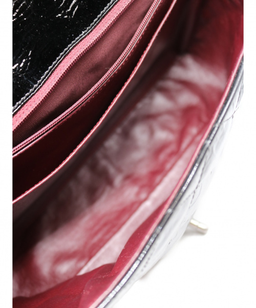 CHANEL（シャネル）CHANEL (シャネル) チェーンショルダーバッグ ブラック サイズ:30 マトラッセ エナメル 12183707の古着・服飾アイテム