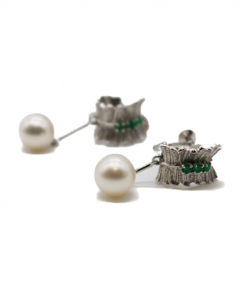 MIKIMOTO（ミキモト）MIKIMOTO (ミキモト) スウィングパールイヤリング サイズ:- K14WG 真珠.エメラルドの古着・服飾アイテム