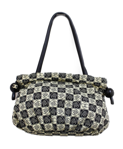 CHANEL（シャネル）CHANEL (シャネル) キャンバストートバッグ/カメリア ベージュ カメリア 8887768の古着・服飾アイテム