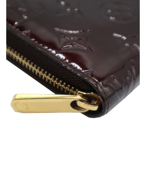 LOUIS VUITTON（ルイ ヴィトン）LOUIS VUITTON (ルイヴィトン) モノグラム・ヴェルニ・ジッピーウォレット アマラント サイズ:- ヴェルニ M90416 モノグラムの古着・服飾アイテム