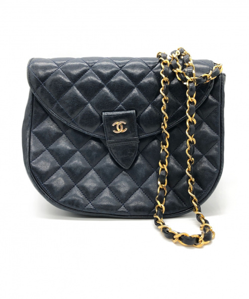 CHANEL（シャネル）CHANEL (シャネル) チェーンショルダーバッグ ブラック×ゴールドの古着・服飾アイテム