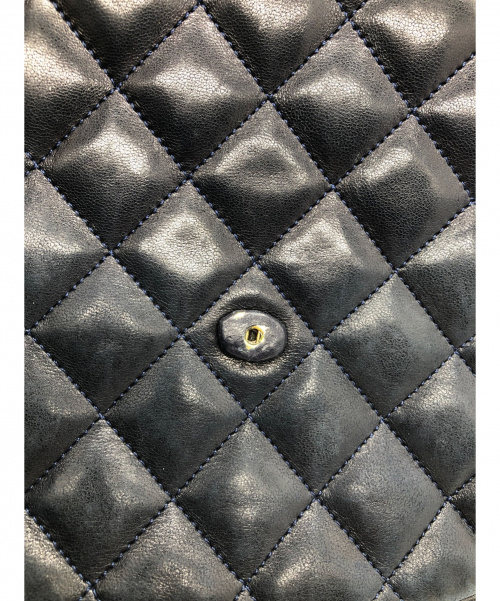 CHANEL（シャネル）CHANEL (シャネル) チェーンショルダーバッグ ブラック×ゴールドの古着・服飾アイテム