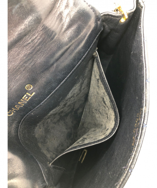 CHANEL（シャネル）CHANEL (シャネル) チェーンショルダーバッグ ブラック×ゴールドの古着・服飾アイテム