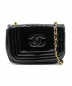 CHANEL（シャネル）の古着「エナメルチェーンショルダーバッグ」｜ブラック×ゴールド