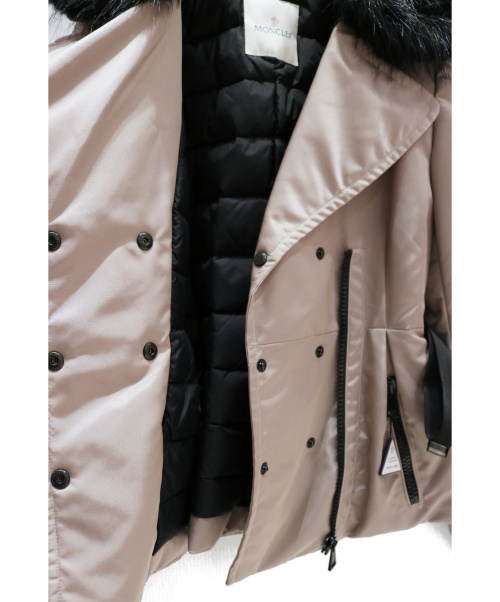 MONCLER（モンクレール）MONCLER (モンクレール) ファーダウンコート ベージュ×ブラック サイズ:XSの古着・服飾アイテム