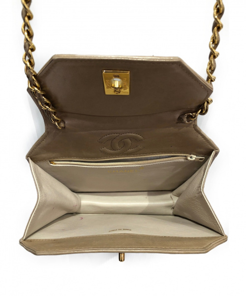 CHANEL（シャネル）CHANEL (シャネル) チェーンショルダーバッグ ベージュ サイズ:- マトラッセの古着・服飾アイテム