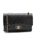 CHANEL（シャネル）の古着「マトラッセ Wフラップ チェーンショルダーバッグ」｜ブラック