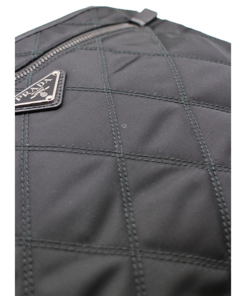 PRADA（プラダ）PRADA (プラダ) キルティングショルダーバッグ ブラック 2VH251 165の古着・服飾アイテム