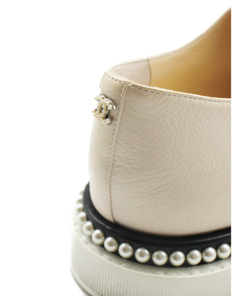 CHANEL（シャネル）CHANEL (シャネル) レースアップシューズ ホワイト×ブラック サイズ:38 1/2D G32357 レザーの古着・服飾アイテム